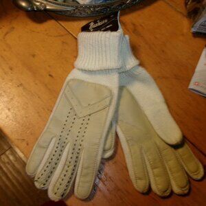 New old stock grannycore vinyl acylic gloves just like Grandmas Ivory